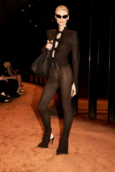 Look 15